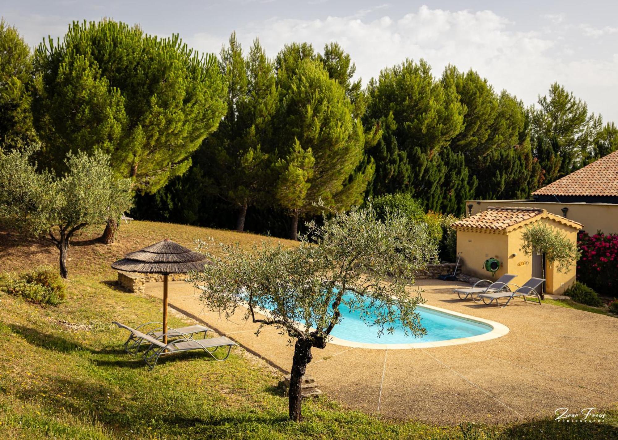 Clos Saint-Michel Resort & Spa Malaucène Buitenkant foto