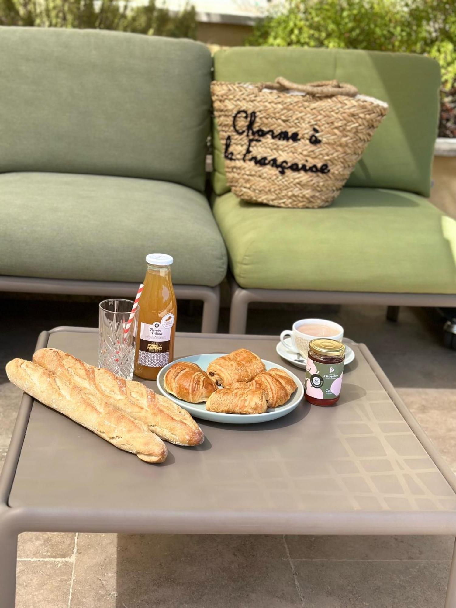 Clos Saint-Michel Resort & Spa Malaucène Buitenkant foto